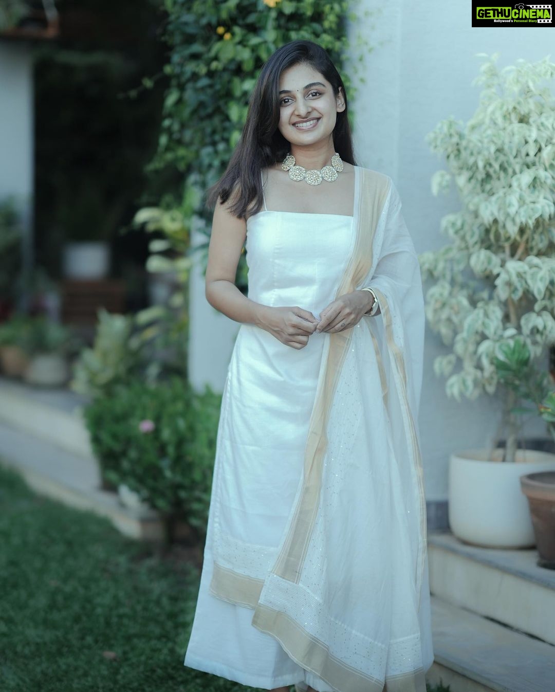 Esther Anil Instagram - 🌼❤️ Photo by @nino_cleetus Wearing @mirach_official A big shoutout to @mirach_official for making this outfit in less than 12 hours, that too perfectly without any additional alterations required. 🫶🏽 #onamlookbook