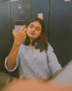 Esther Anil Instagram - The average facebook ammavan dp followed by 
slice 🍕of Bangalore life (only the good parts⛄️)