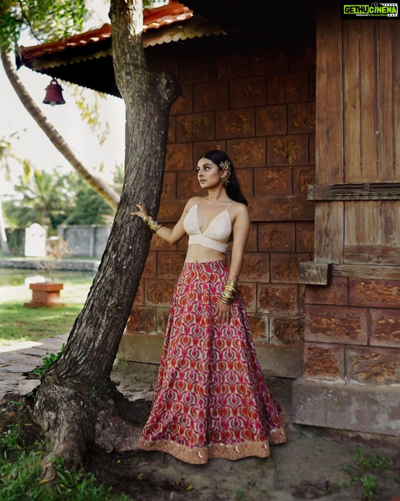 Esther Anil Instagram - 🪷🪷🪷🪷 _________________________ Styling : @amritha_lakshmi___ @styledby_al_ Photography : @merin__georg Make up and hair: @sreegeshvasan_makeupartist Costume : @thehouseofkemp Accesories : @goodwillcollectionskerala Earcuff : @beadsart_hairvine Location : @kondai_lip_resort Special thanks : @book_vacations