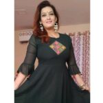 Falguni Rajani Instagram - #instagram suggested me this reel its a 2020 look thought to share it immediately batana kaisa laga look ♥ #reels #reels #reels