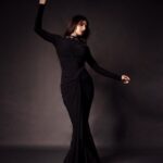 Fatima Sana Shaikh Instagram - All set for #gqbestdressed Stylist:- @its_mariyamm Mua:- @poonamsrv Hair:- @paloshell Photographer:- @kapilcharaniya Styling assistant:- @muskaaaaaanshah Outfit:- @shantanunikhil @snbyshantanunikhil Earrings:- @karishma.joolry Rings:- @goldenwindow @ishhaara @ascend.rohank Bag:- @katespadeny @id8mediasolutions