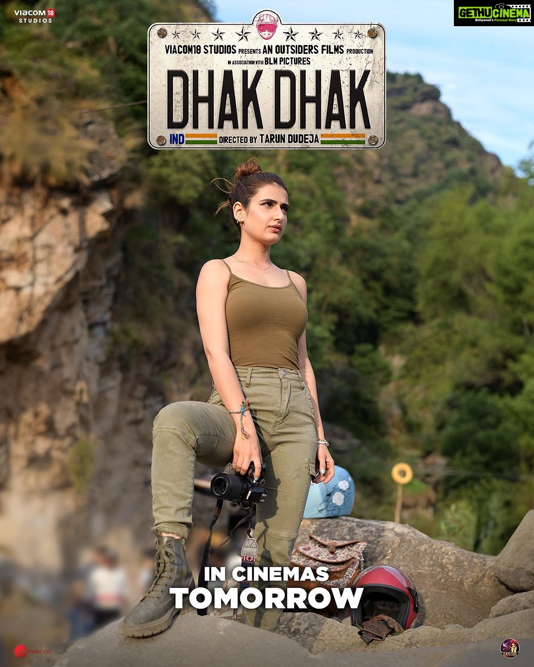 Fatima Sana Shaikh Instagram - Friendship, adventure and an extraordinary journey of a lifetime! Our labour of love will be yours tomorrow ❤️ Celebrate #NationalCinemaDay with #DhakDhak #RatnaPathakShah @diamirzaofficial @fatimasanashaikh @sanjanasanghi96 @taapsee #KevinVaz @ajit_andhare @pranjalnk @aayush_blm @dudeja_sahaab @parijat_joshi @Viacom18Studios #OutsidersFilms @blmpictures @zeemusiccompany