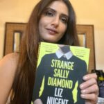 Fatima Sana Shaikh Instagram - Strange sally diamond is one of the best crime thriller that I have read in recent times. I went into this blind. So, I had no idea what I was getting into. From the first page itself I was hooked. The characters are complex and so well written. At times I wished if I could follow all the characters at the same time. It’ dark, unpredictable and pacy. Such a well written thriller. It’s scary that this book is so close to reality and that some people have gone through this. Highly recommend reading this one. But it definitely needs a trigger warning. If you are sensitive to violence, abuse, etc. This may not be for you.