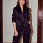 Fatima Sana Shaikh Instagram – Suit up

Styled by: 
@kshitijkankaria 
@karishma.diwan 

look: @rishtabyarjunsaluja 
Jewellery: @karishma.joolry @ishhaara
Hair @paloshell 
Make up @poonamsrv 

Shot by @dieppj