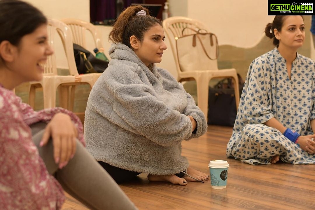 Fatima Sana Shaikh Instagram - Workshops, readings aur khoob saara Mazza. #dhakdhak