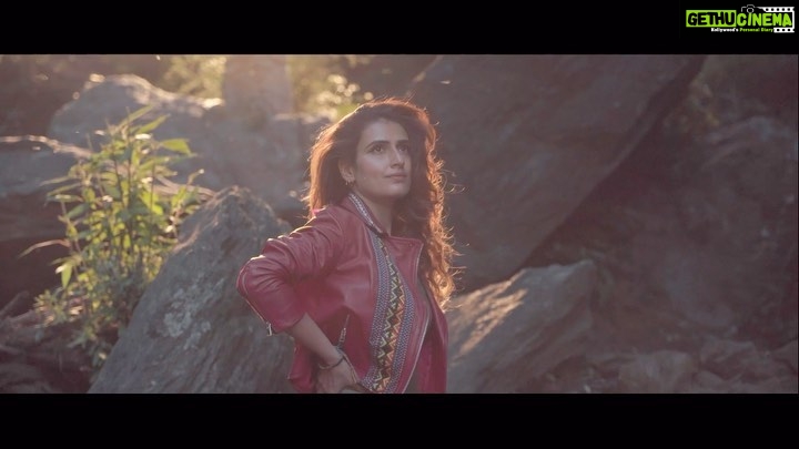 Fatima Sana Shaikh Instagram - Taking you behind the scenes of this adventurous journey! #DhakDhak in cinemas NOW. #RatnaPathakShah @diamirzaofficial @fatimasanashaikh @sanjanasanghi96 @taapsee #KevinVaz @ajit_andhare @pranjalnk @aayush_blm @dudeja_sahaab @parijat_joshi @Viacom18Studios #OutsidersFilms @blmpictures @zeemusiccompany