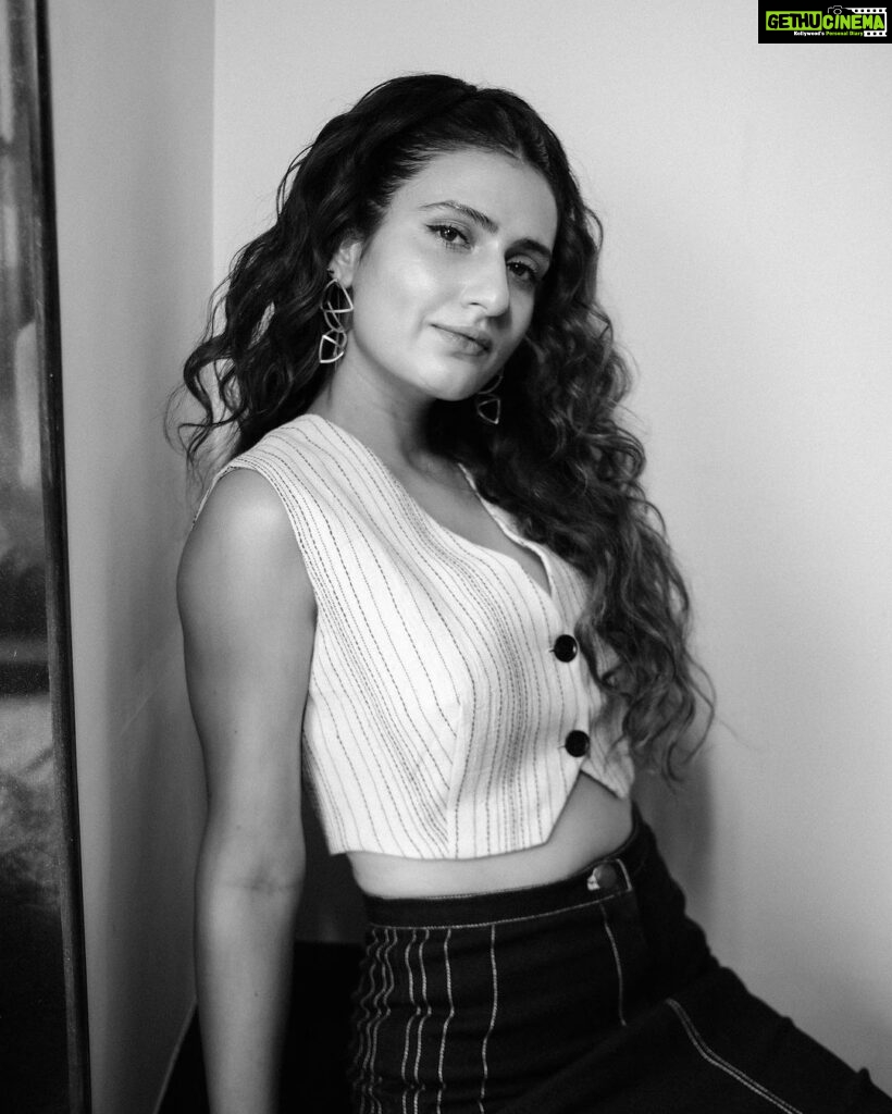 Fatima Sana Shaikh Instagram - Black and white be the vibe Styled by @its_mariyamm Wearing @arokaofficial Earrings @minerali_store Photography @ravii_dixit Hair @makeupbyaditee