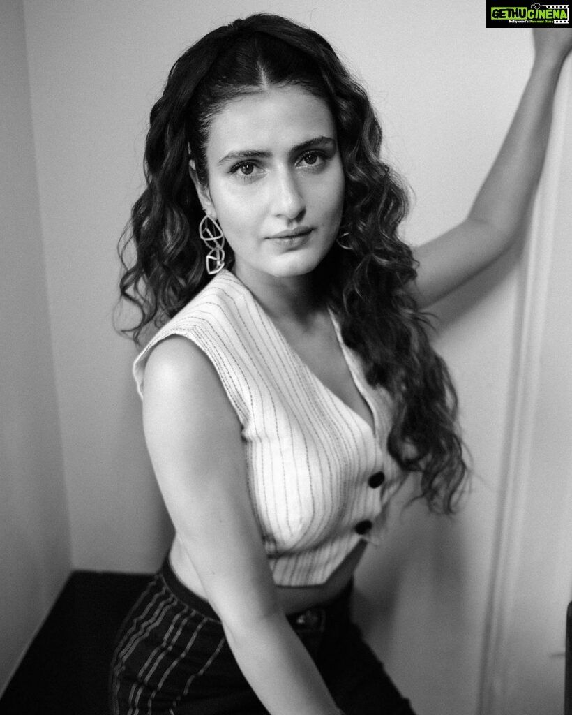 Fatima Sana Shaikh Instagram - Black and white be the vibe Styled by @its_mariyamm Wearing @arokaofficial Earrings @minerali_store Photography @ravii_dixit Hair @makeupbyaditee