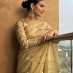 Fatima Sana Shaikh Instagram - Gold dust. Wearing @raw_mango 📷 HMU @myrra_makeup_art