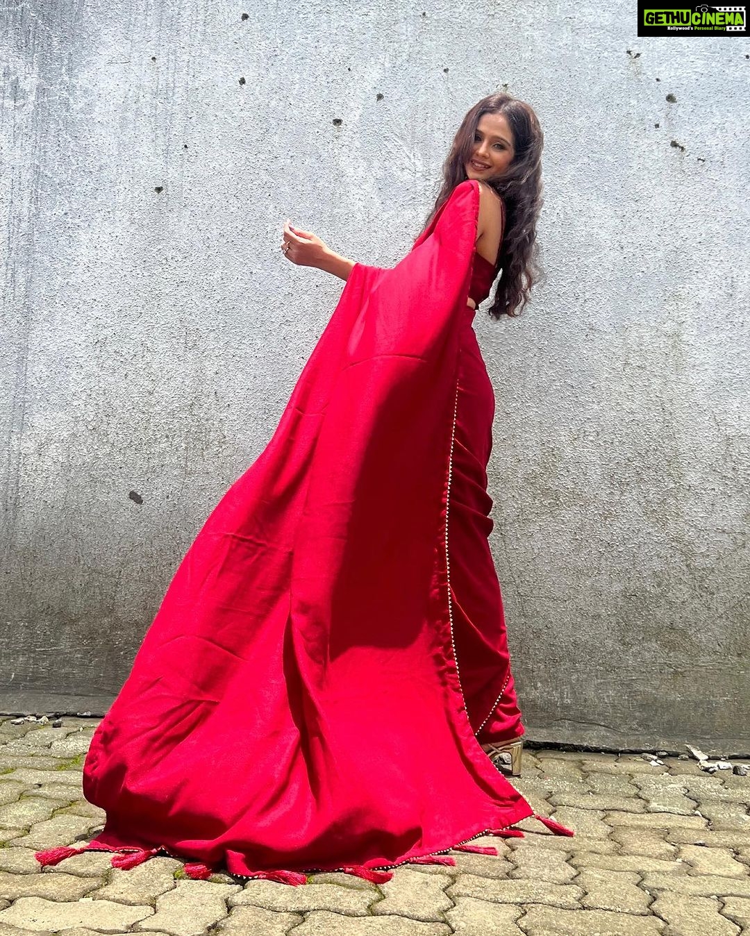 Fenil Umrigar Instagram - This gorgeous saree by @rangoli_by_poonam ♥️