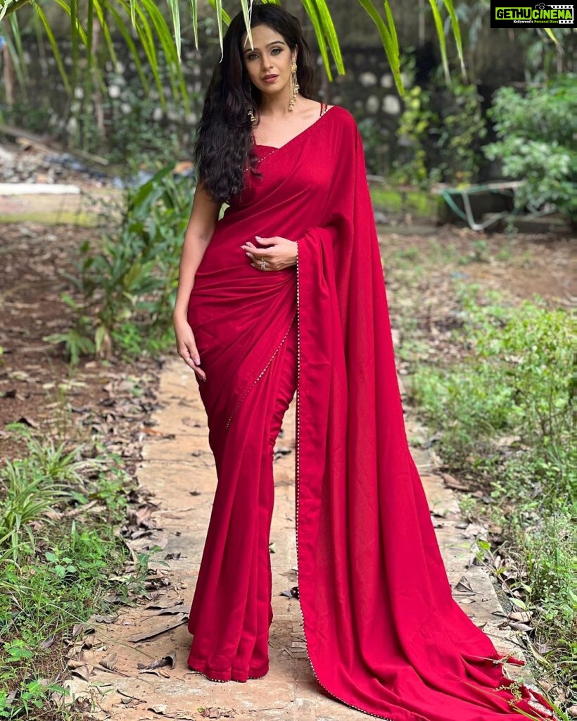 Fenil Umrigar Instagram - This gorgeous saree by @rangoli_by_poonam ♥️