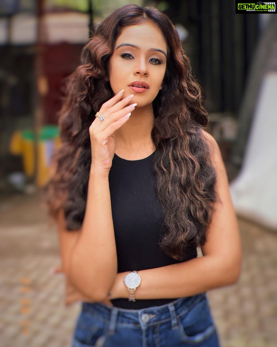 Fenil Umrigar Instagram - fall in love with yourself 🤍