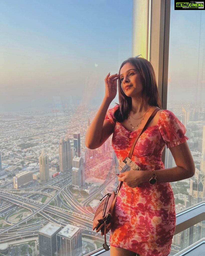 Fenil Umrigar Instagram - Love, light, peace♥️ 📸 : @r3alharshworld Burj Khalifa, Dubai