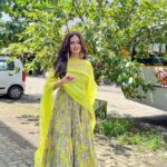 Fenil Umrigar Instagram - love love love 🌻 Wearing : @aachho @neelangi_johari