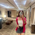 Fenil Umrigar Instagram - Love for mirror selfies🌻