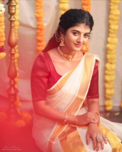 Gabriella Charlton Instagram - Onam Ashamsakal 🌾🌼 This one is special because mundu courtesy goes to my Ammama ❤️ Makeup @jiyamakeupartistry Hairdo @keerthana_makeup_and_hair Photography @haran_official_ Flowers in @redbridal_flowers Blouse @sdduniqueboutique_97 Jewel @chennai_jazz Location @jiya_studios