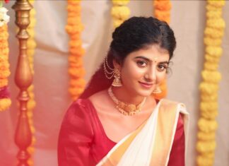 Gabriella Charlton Instagram - Onam Ashamsakal 🌾🌼 This one is special because mundu courtesy goes to my Ammama ❤️ Makeup @jiyamakeupartistry Hairdo @keerthana_makeup_and_hair Photography @haran_official_ Flowers in @redbridal_flowers Blouse @sdduniqueboutique_97 Jewel @chennai_jazz Location @jiya_studios