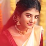 Gabriella Charlton Instagram - Onam Ashamsakal 🌾🌼 This one is special because mundu courtesy goes to my Ammama ❤️ Makeup @jiyamakeupartistry Hairdo @keerthana_makeup_and_hair Photography @haran_official_ Flowers in @redbridal_flowers Blouse @sdduniqueboutique_97 Jewel @chennai_jazz Location @jiya_studios