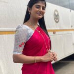 Gabriella Charlton Instagram - Tough routes make beautiful memories! Caption courtesy @dhiraviam_rajakumaran 😂 Sarees and blouse by @sdduniqueboutique_97