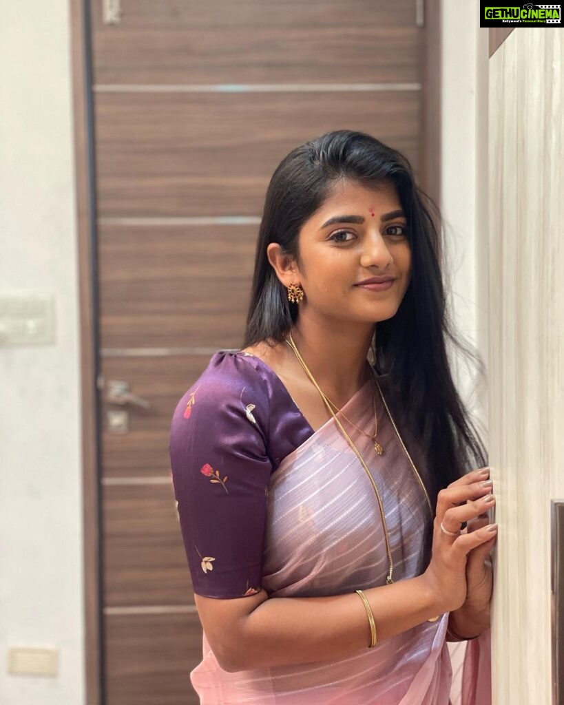 Gabriella Charlton Instagram - You may not be there yet, but you’re closer than you were yesterday. 🤍 Thanks to @sdduniqueboutique_97 for the beautiful sarees & blouses ✨