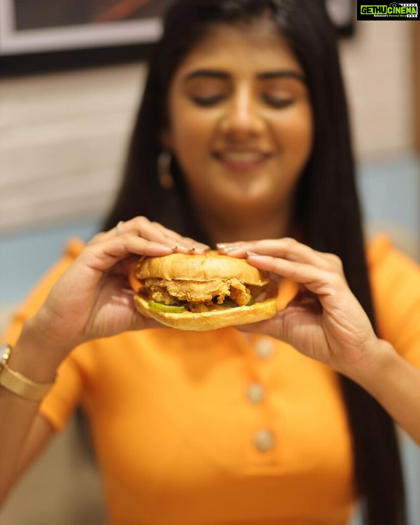Gabriella Charlton Instagram - Prepare your taste buds for a journey of pure satisfaction with Popeyes irresistible flavors! Drop by to the one nearest to you! New stores now opening at - 1) ECR, Chennai - 29th Sep 2) Besant Nagar, Chennai - 30th Sep 3) KK Nagar, Madurai - 30th Sep Pop in to avail some exciting launch day offers by @popeyes_india