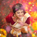 Gabriella Charlton Instagram - Onam Ashamsakal 2/3 🌾🌺 Makeup @jiyamakeupartistry Hairdo @keerthana_makeup_and_hair Photography @haran_official_ Flowers @redbridal_flowers Mundu is Ammama’s 😌❤️ and blouse @sdduniqueboutique_97 Jewel @chennai_jazz Location @jiya_studios