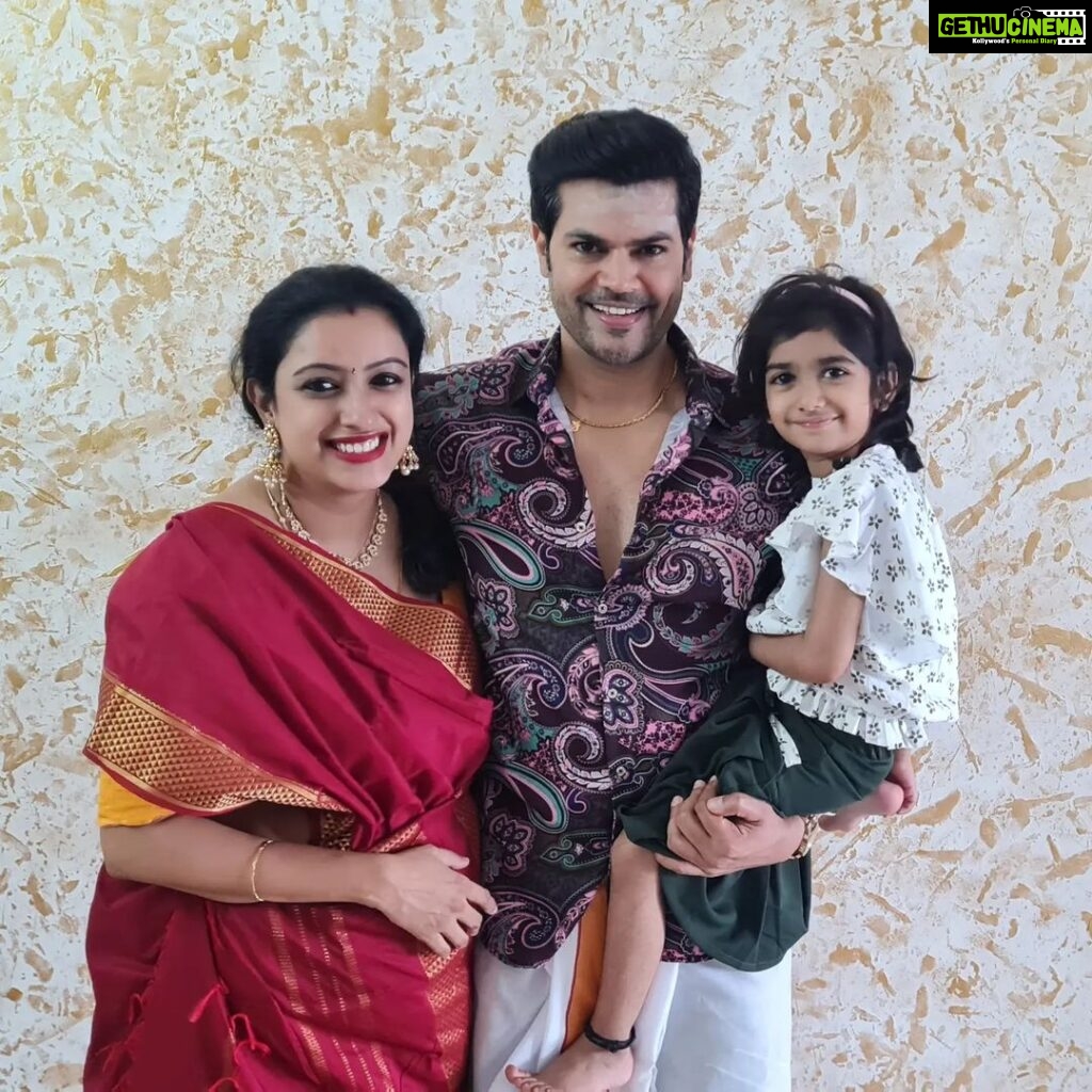 Ganesh Venkatraman Instagram - Wishing everyone a Happy Dussehra filled with love, laughter and blessings ! Pooja time with family 👨‍👩‍👧‍👦 ( our kutti new addition is having a nice nap 😉 ) #goodvibes #family #Vijayadashami #pooja