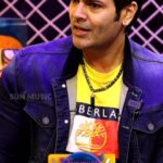 Ganesh Venkatraman Instagram - Youth-ku itha pathi theriyanum - Ganesh Venkatraman #SunMusic #HitSongs #Kollywood #Tamil #Songs #Music #NonStopHits #SMShots #SunMusicShots #RedSandalWood #SamCs @talk2ganesh @akshathadas._