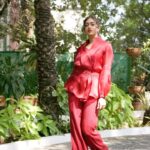 Gayatri Bhardwaj Instagram - Painting the town red🌶️ . Styled by @riechamallick Hair and makeup @shivani.shettyehmua Outfit @behindtheseamsindia Jewellery @shopriyaaofficial Clicked by @tdf.thedreamfilmer