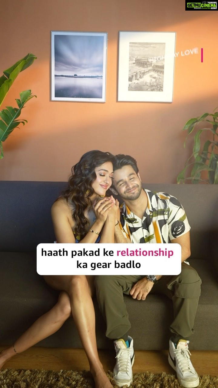 Gayatri Bhardwaj Instagram - kabhi dosti toh kabhi ladai, aise hi toh hote hai humare bhai 💝 Comment section mein tag karo apne partner-in-crime ko aur dekho #HighwayLove on Amazon miniTV jo hai aapke Amazon shopping app par! 🚗 #HighwayLoveOnminiTV