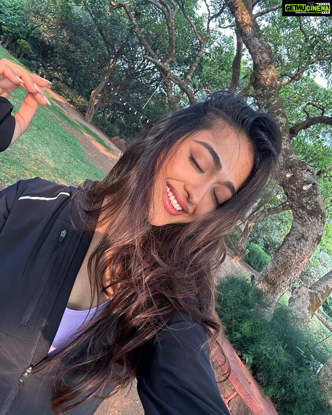 Gayatri Bhardwaj Instagram - To all the places work takes me, you give me experiences to cherish forever.🌿 Mahabaleshwar