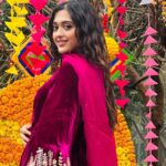 Gayatri Bhardwaj Instagram - Outfit: @drzya_ridhisuri 💗 Delhi, India