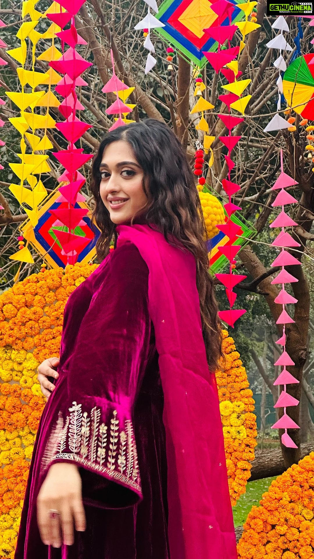 Gayatri Bhardwaj Instagram - Outfit: @drzya_ridhisuri 💗 Delhi, India