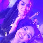 Gayatri Bhardwaj Instagram - Nothing like breaking a concert drought with @postmalone @zomato @feedingindia 🤌🏽💙 . @gopromoto.in Thank you for hooking this up! Mahalaxmi Race Course