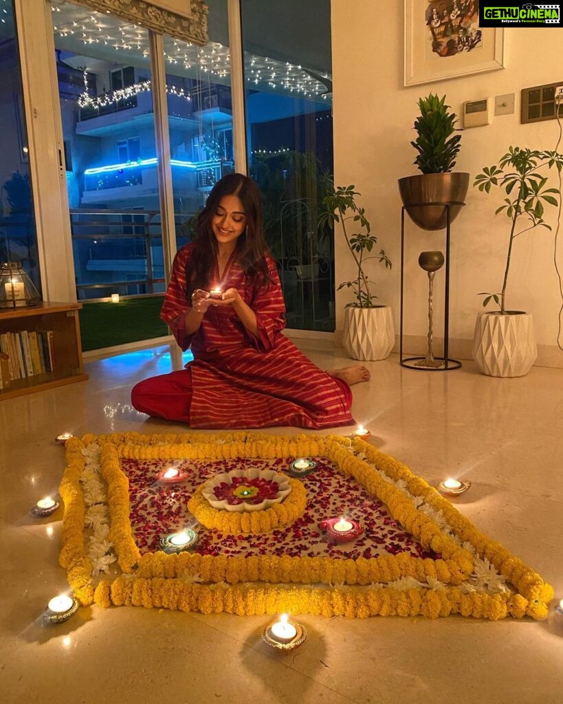 Gayatri Bhardwaj Instagram - Happy Diwali to all my friends, family and loved ones!🪔❤️ Gurugram Delhi India
