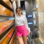Gayatri Bhardwaj Instagram - It was Radio day!😌 #ittusibaat promotions day2 . . . . Styling- @___laveena Muah- @shivani.shettyehmua Mumbai, Maharashtra