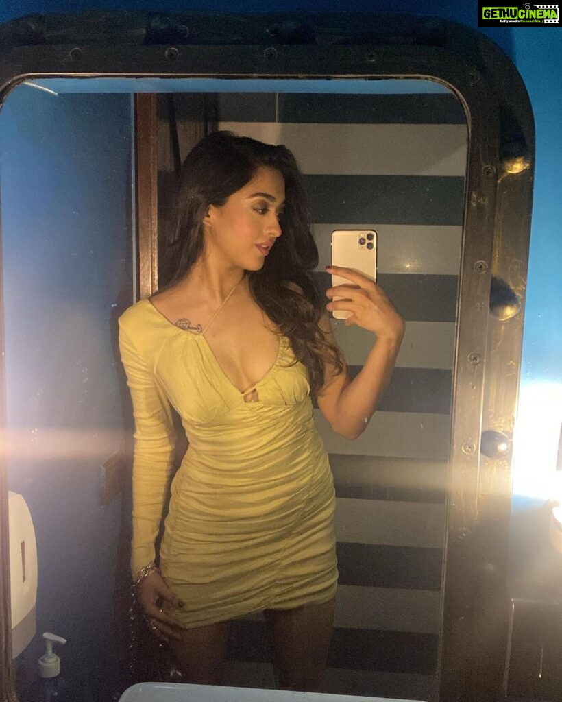 Gayatri Bhardwaj Instagram - I’m nicer when I like my outfit 🧚🏼 Mumbai, Maharashtra