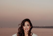 Gayatri Bhardwaj Instagram - Something about sunsets and beaches..🧡 📸 @haranish.hrf Mumbai, Maharashtra