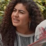 Geetika Mehandru Instagram - तेरे जैसा यार कहाँ कहां ऐसा याराना आ आ याद करेगी दुनिया तेरा मेरा अफ़साना - Gouri Singh ✨ @geetikamehandru @mxplayer #roohaniyat #reelsinstagram #curlyhair #actress #reelitfeelit #reelkarofeelkaro #mxplayer India