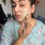 Geetika Mehandru Instagram - The first step in my skincare routine is using a homemade mask to scrub my face. Here’s what I use: Ingredients: - 1 spoon of curd - 1 spoon of besan (gram flour) - A pinch of turmeric Here’s why I use these ingredients: Besan: It helps remove tan, excess oil, and facial hair while promoting skin lightening. Curd: It naturally exfoliates the skin, acts as a natural hydrator, and enhances skin elasticity. Turmeric: With its anti-inflammatory properties, turmeric helps with acne and fights signs of aging. This combination effectively removes tan, combats aging, boosts skin elasticity , and keeps the skin hydrated. Stay tuned for the next step in my routine! 💁‍♀️ #SkincareRoutine #healthyskin #naturalingredients #geetikamehandru #reelitfeelit #reelkarofeelkaro Mumbai - मुंबई