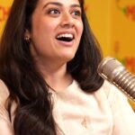 Girija Oak Instagram - Comment your favourite South Film. . . . Ps: THIS IS NOT AN ONLY MARATHI INTERVIEW. PLEASE DON'T TROLL OVER LANGUAGE. #girijaoakgodbole #girijaoak #rjdnyaneshwari #southfilm #southfilms #96movie #vijaysethupathi #kumbalanginights #superdeluxe #premam #bangloredays #jawaanfilm #jawaan #jawaanmovie #mirchimumbai #mirchi #mirchiplus