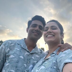 Girija Oak Instagram - Fake candid. Real pyaar 🤍 Gulshan the great and I twinning in @thefreshlimesoda shirts 🌊