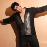 Gourab Roy Choudhary Instagram – Goggles are like life’s funniest philosopher: They blur what you don’t need to focus on, enhance what matters, and make you look like a surprised owl in the process..

Wardrobe @soumodeepduttalabel 

📸TEAM WISEDUCK