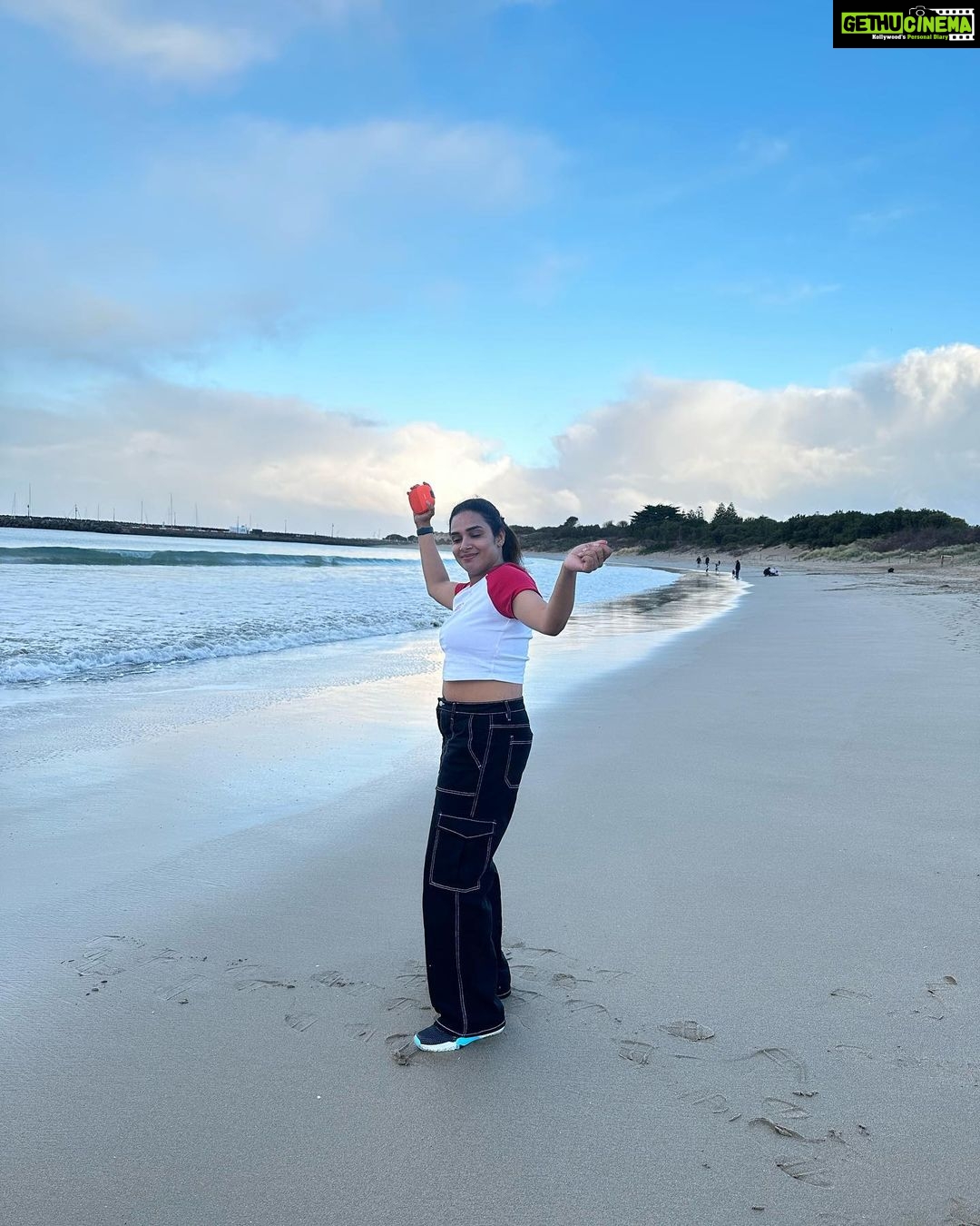 Hari Teja Instagram - I fell in love with beaches again. Great Ocean Road