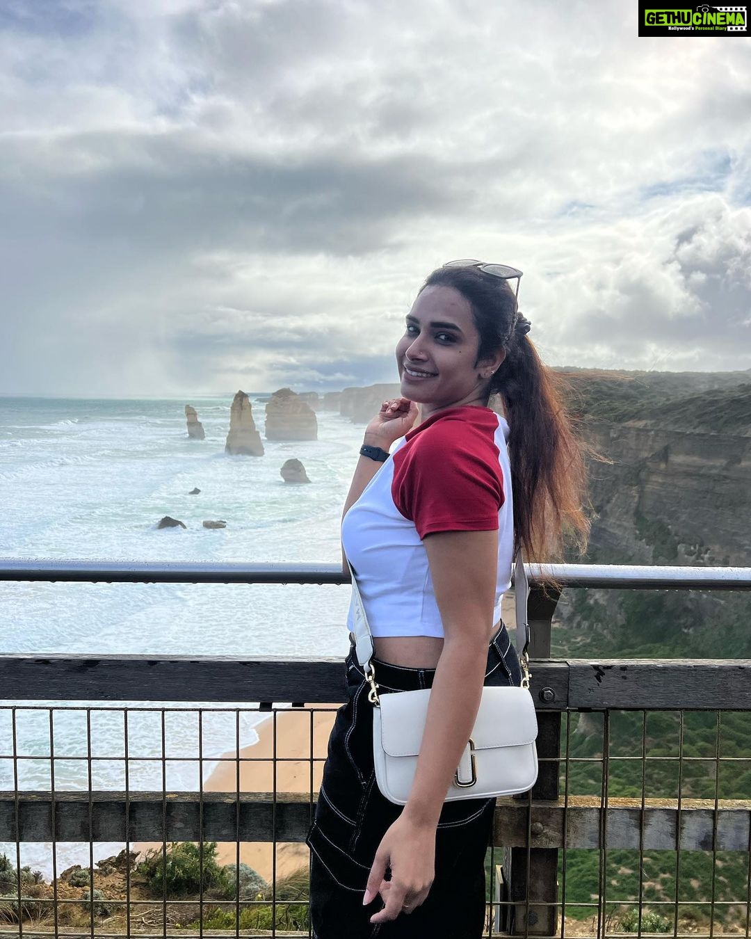 Hari Teja Instagram - I fell in love with beaches again. Great Ocean Road