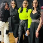 Harika Narayan Instagram - Blooper ni kuda entha cute ga chesam adey ma speciality 🤪🌟❤️ . . . #bloopers #backstage #cuties