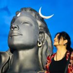 Harika Narayan Instagram - I have recently been to Isha foundation in Coimbatore. And I thought this is something I should probably share with you all. I happened to be a part of recent retreat organised by @isha.foundation I must say, I never thought it would be the most incredible and transformative experience for me. The organisers, residents, teachers, students and kids from Isha schools, dedicated and selfless volunteers, everything about the Ashram was just about giving and spreading love. How beautiful it is❤️ From preserving our ancient cultures, helping the women and people from the villages and tribes for their living, motivating and sponsoring the kids to pursue education, preparing an ideal and customised curriculum for each and every student based on their interests at school, sponsoring food made of love and serving with care for thousands of people everyday, Yoga and meditation practices, to making people understand the reality and beauty of being a human at all possible levels, @isha.foundation has been striving selflessly for human kind. And these are just few aspects I could put in words. You can truly know, understand and feel it only by visiting and experiencing this place. Thank you Isha foundation for introducing me to a new world. I am coming back very soon🤍
