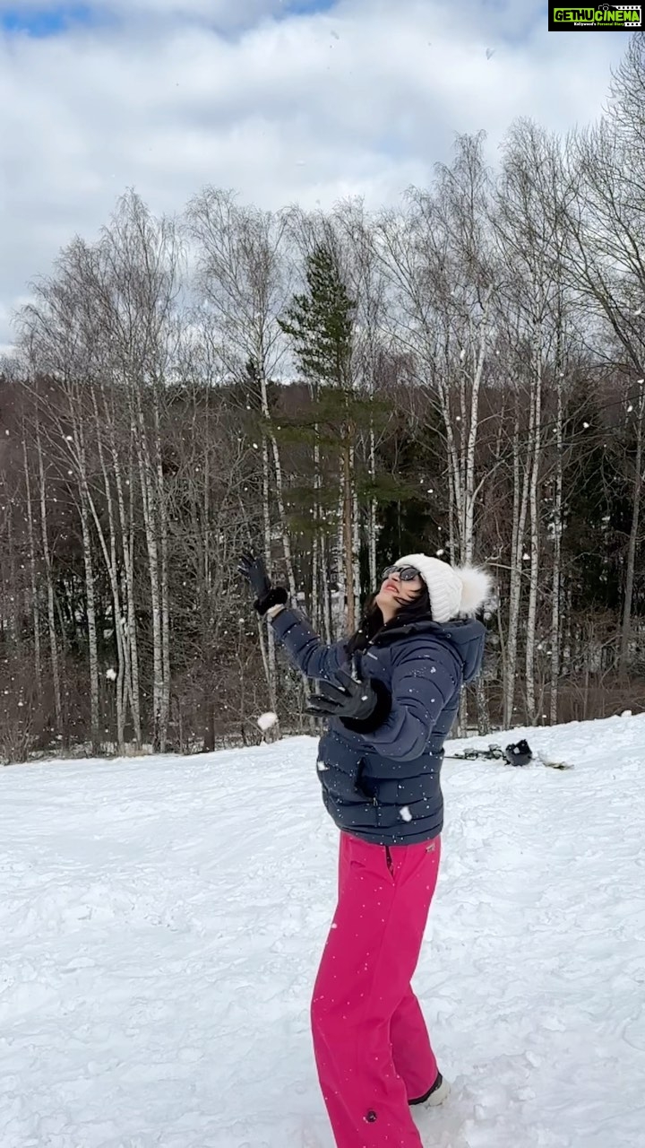 Harika Narayan Instagram - Chose to show off a beautiful memory from my Sweden trip only to use this song of mine which is Trending on instagram right now😁🤍✨ #yedurangulavaana . . . #europe #traveldiaries #sweden #stockholm #atriptoremember #happytraveller #blessedmusician #highonlife #love ❤️