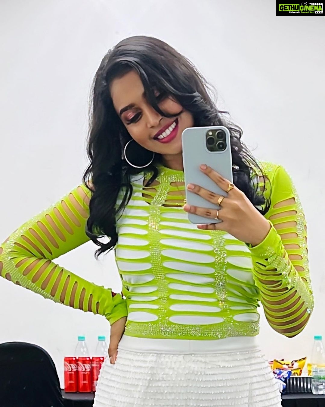 Haripriya Instagram - #camerarolldump 💚🤍 . . . . #Haripriya #haripriyasinger #concertdiaries #music #peace #happiness Kuala Lumpur, Malaysia