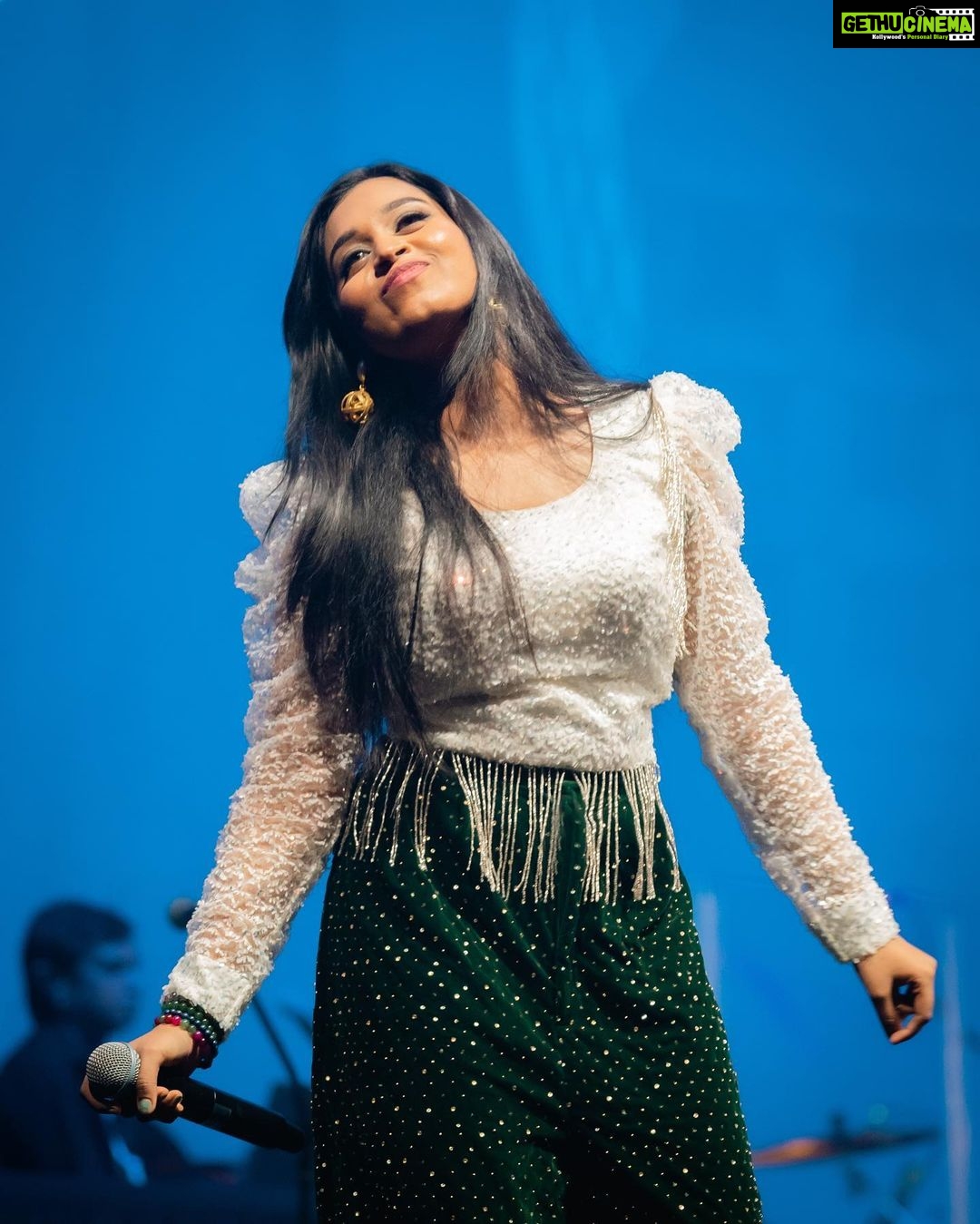 Haripriya Instagram - I Love being on stage π€ππΆπ§Ώ Clicks by @maduranraj . . . #Haripriya #haripriyasinger